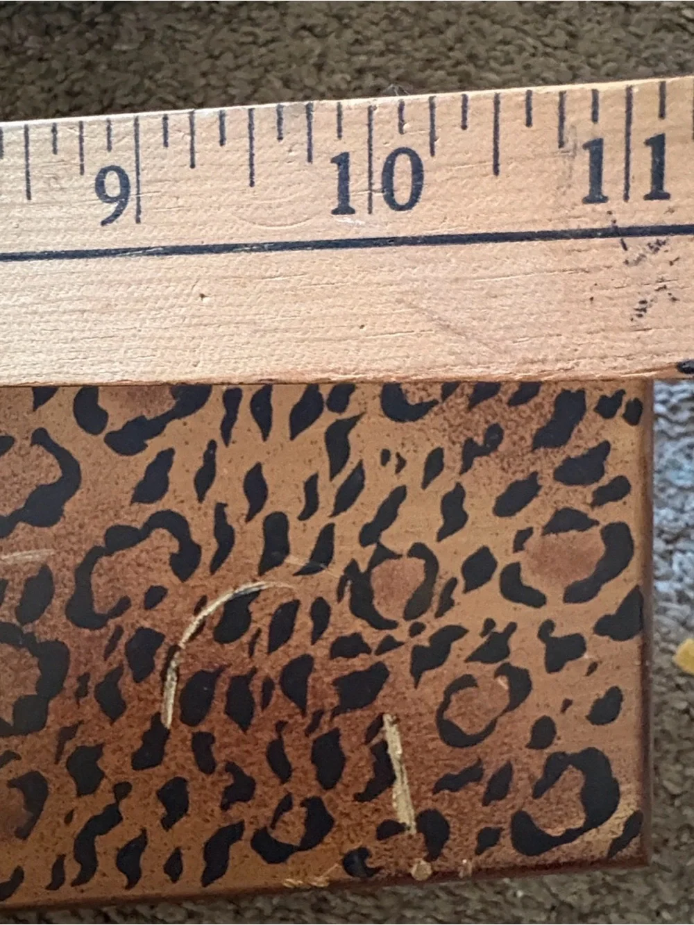 VINT. Leopard Print Decor. Shelf Corbel - NORMAL WEAR & TEAR EXCEPT 3 SCRAPS TOP